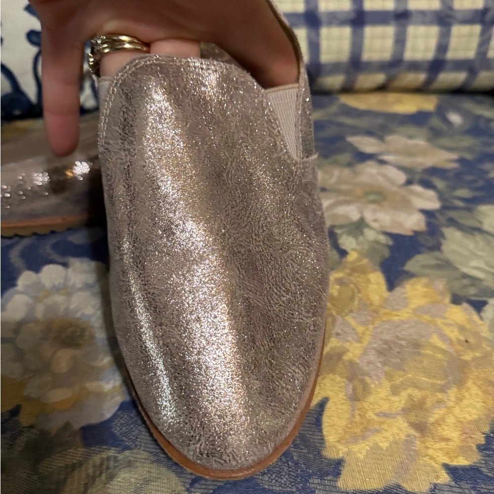 Sorel rose gold  Mules with Metallic Finish - Picture 2 of 6